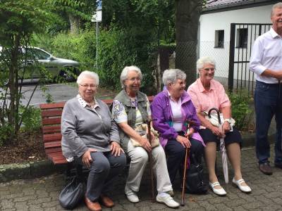 Spende zweier Parkbnke von der CDU Altenhilfe an die Gemeinde - 
